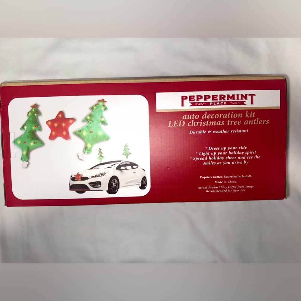 NWT  CHRISTMAS AUTO DECOR KIT